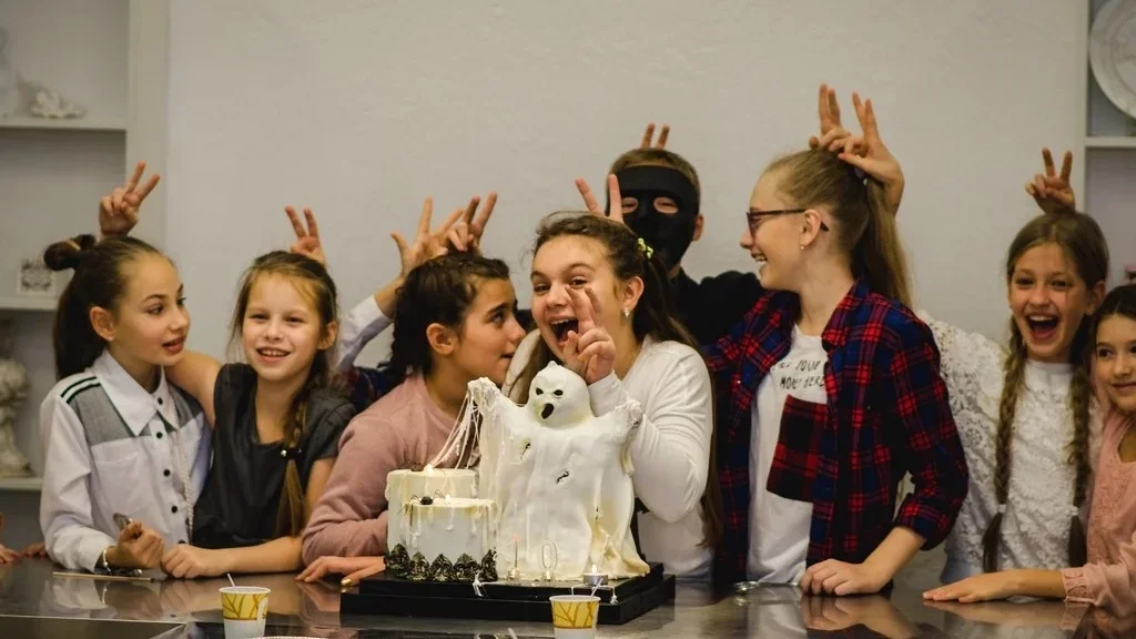 Квест на 8 марта для детей «Дом с привидениями»: даже призраки съедобны.